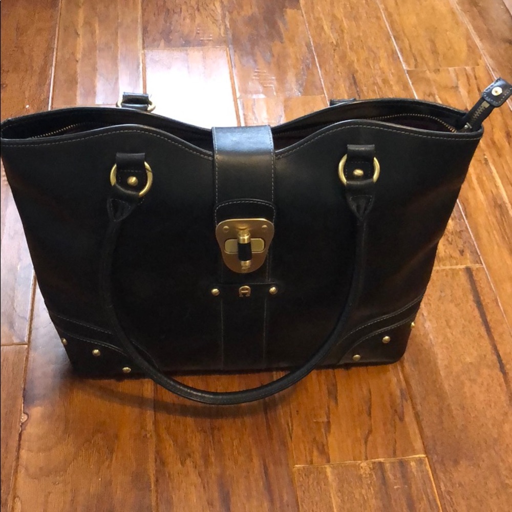 Etienne Aigner leather purse